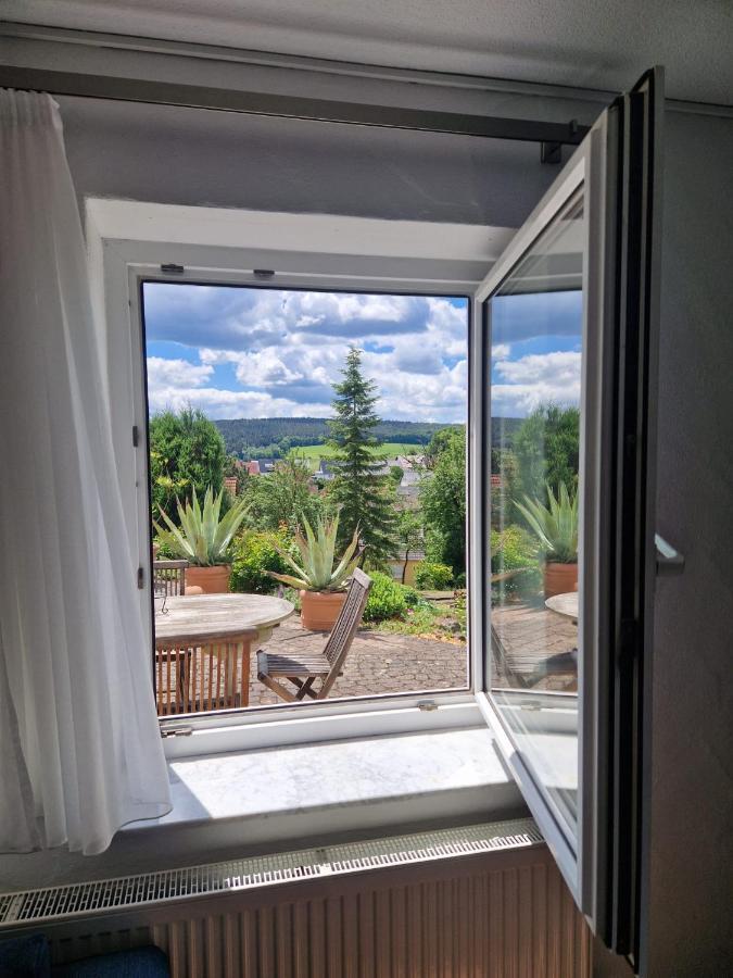 Ferienwohnung Am Sonnigen Haimberg Fulda Bagian luar foto